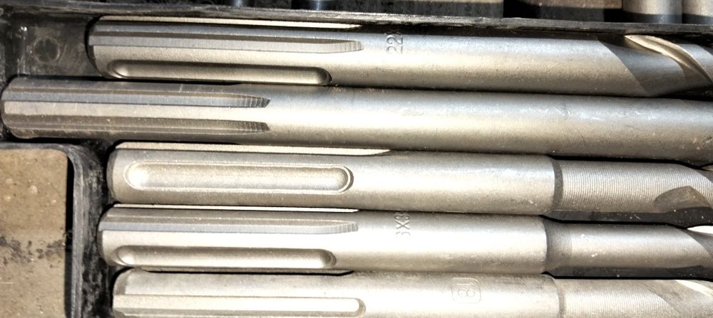 Продам бур  на перфоратор, сверла.