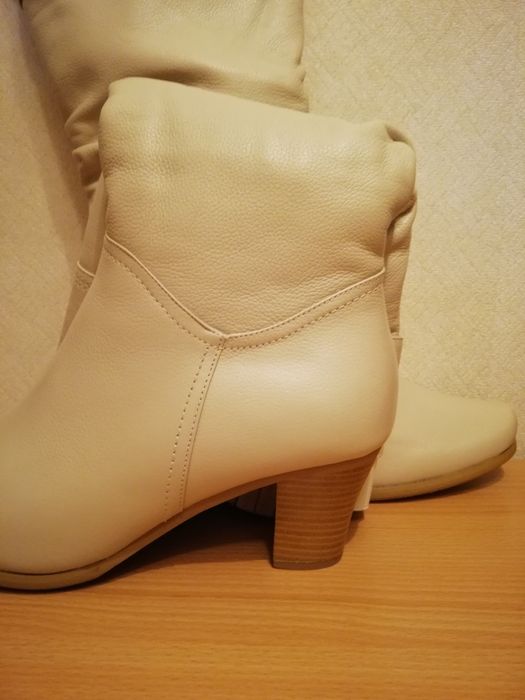 Сапоги молочные кожаные