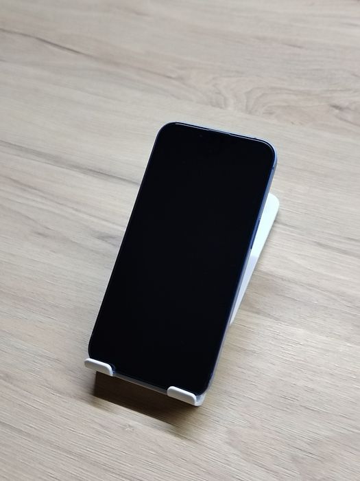 Продам iPhone 13