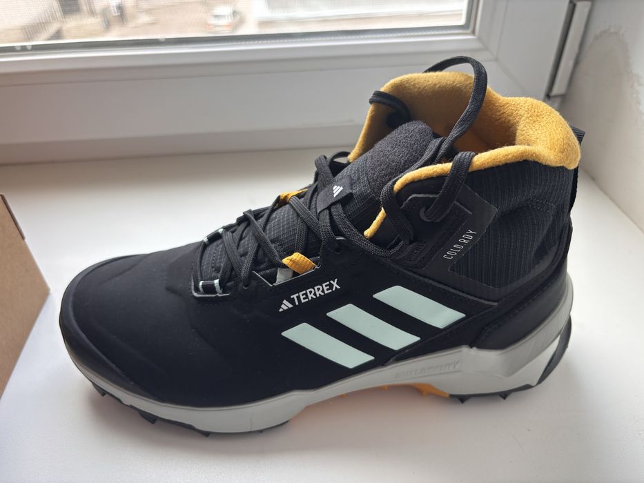 Оригинальные кроссовки Adidas