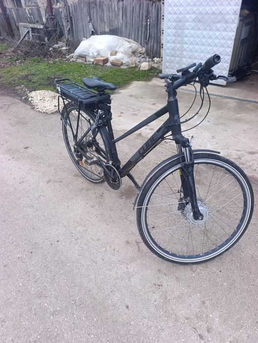 Електрически велосипед CUBE