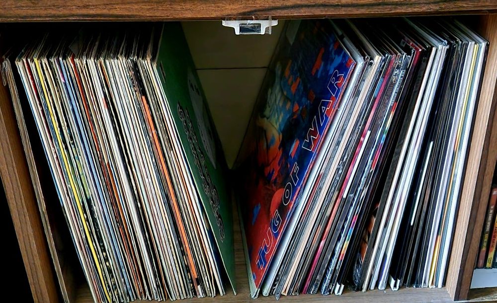 Проигрыватель виниловых пластинок