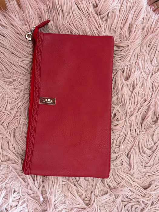 Чанти всички на различни цени от 10 до 30 лева