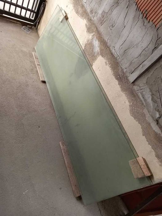 Vind 2 bucati de GEAM   clar stratificat  ANTIEFRACTIE
