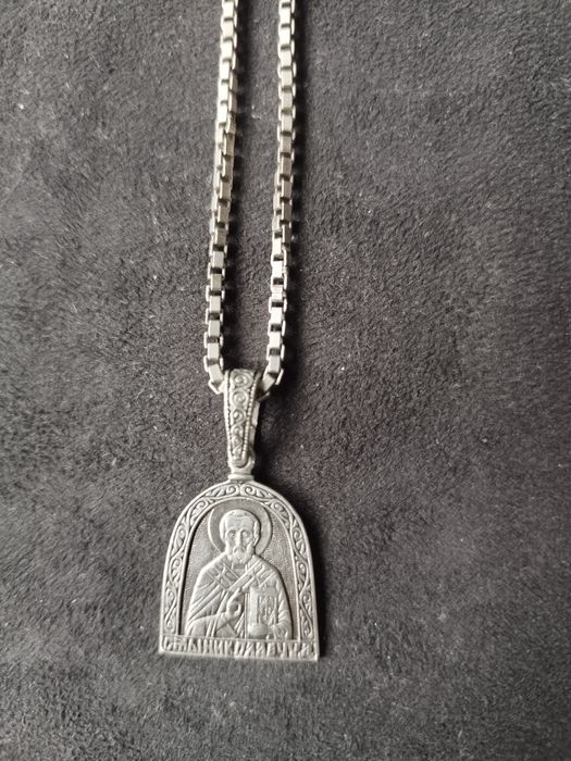 Lanț cu medalion din argint