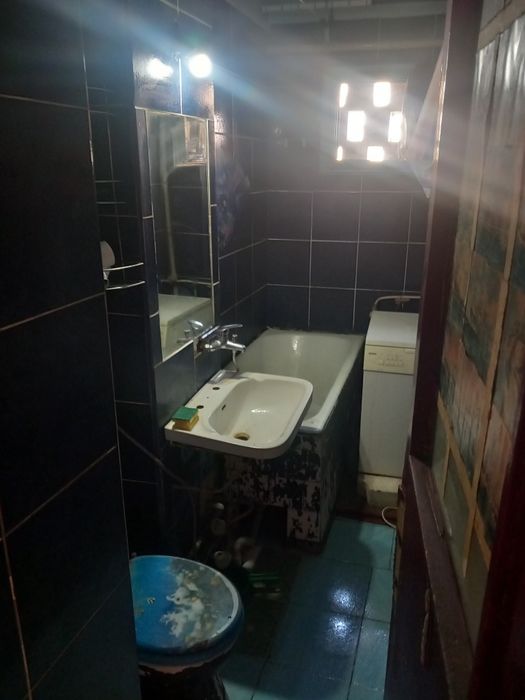 Inchiriez Apartament 2 camere , Zona Nord Republicii , Rm.Valcea , Doar la muncitori sau la zi / ora