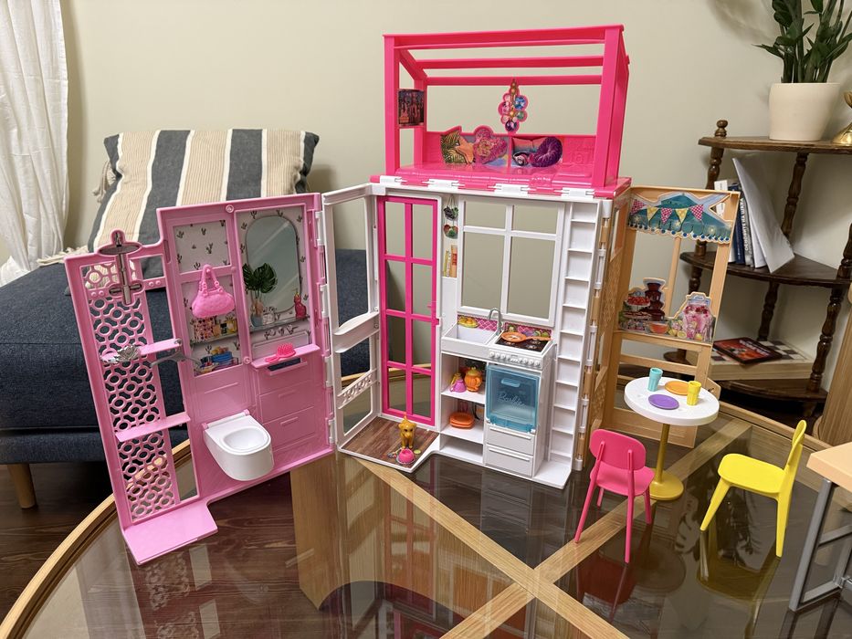 Къща за кукли Barbie с подаръци