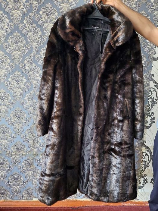 Черный шуба длинный
