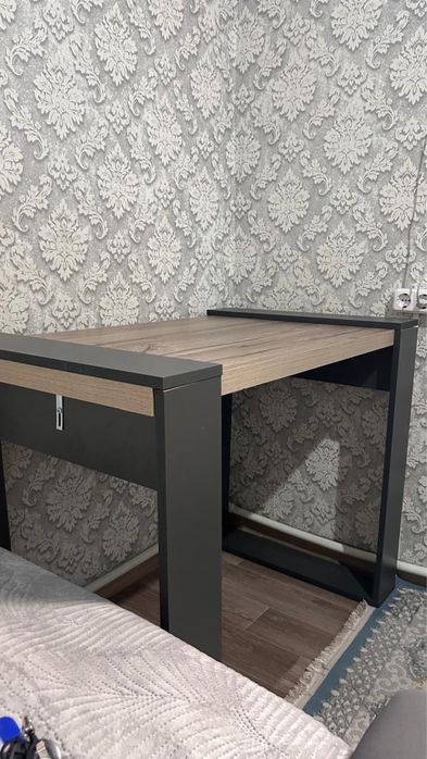 Продам стол компьютерный