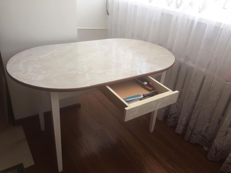 Продам стол для кухни