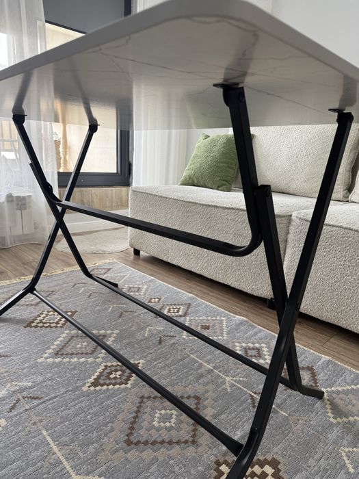 Продаю стол кухонный