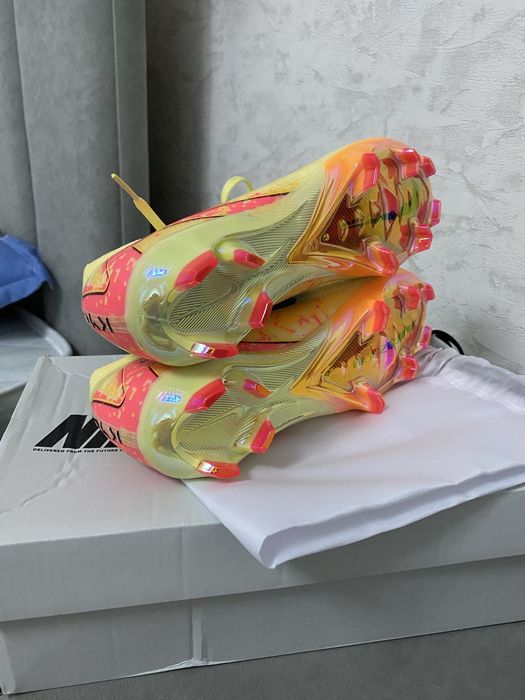 Бутсы новые продам срочно