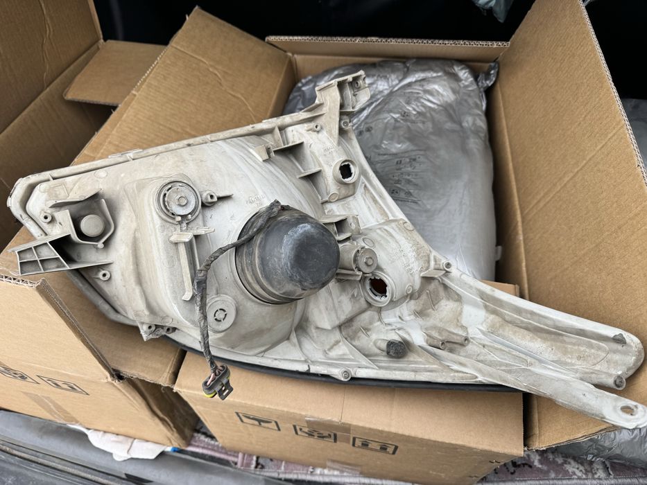 Фары прадо 120 оригинал