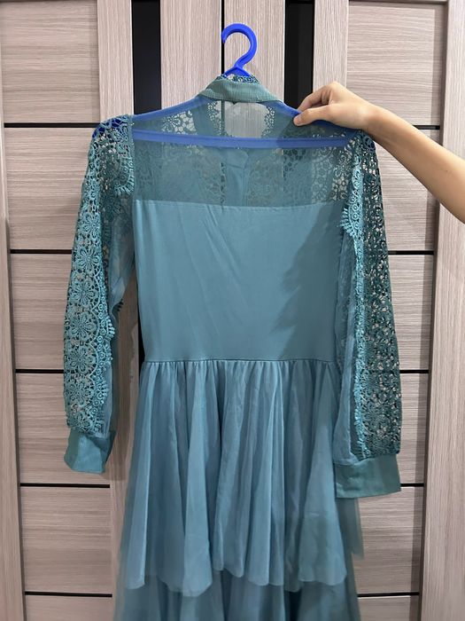 Продам платья нарядные стильные