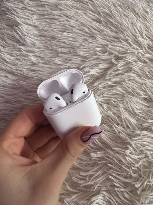 Продам наушники AirPods