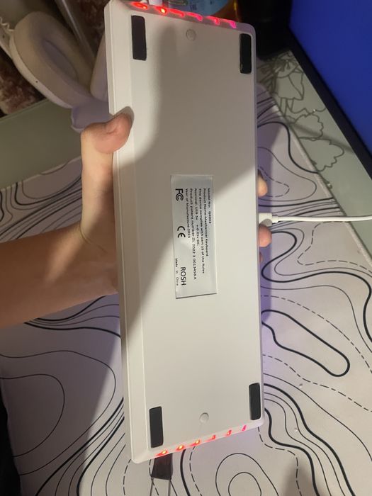 Продам клавиотуру