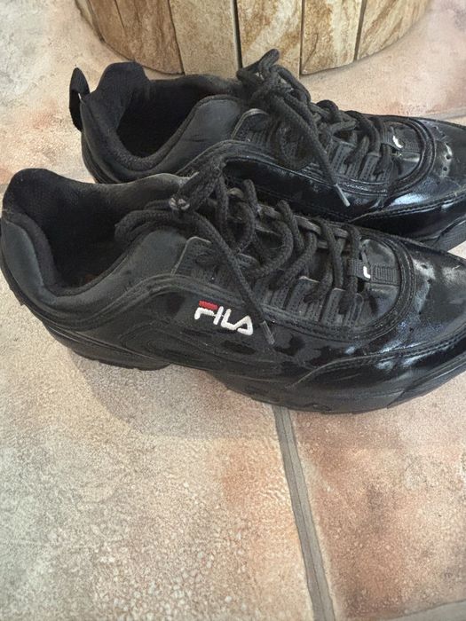 Продавам мъжки обувки в отлично състояние,