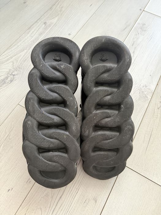 Versace chain reaction 40