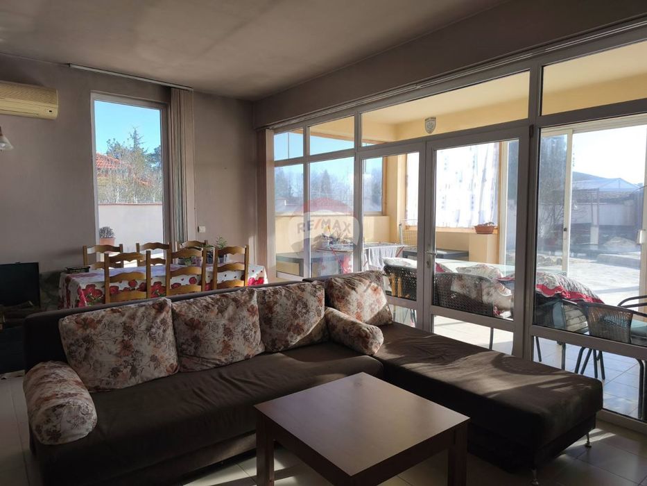 Продава се Къща в с. Соколово, Област Добрич - 193 кв.м за 1374 €/кв.м - Снимка #3