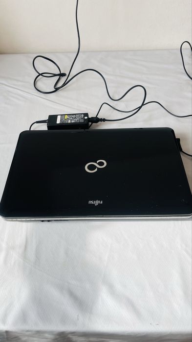 Ноутбук FUJITSI AH 531
