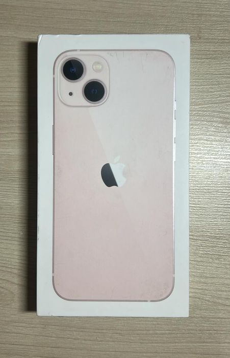 iPhone 13 в хорошем состоянии