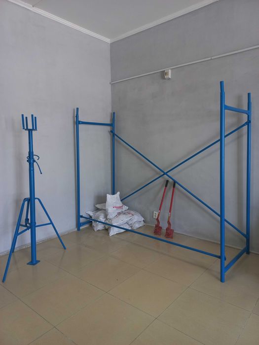 Строительные леса, телескопические стойки (струбцины) Хамутогиб