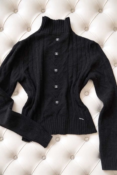 черен пуловер шанел chanel ползван в запазено състояние блуза с дълъг ръкав плетена и мека блузка