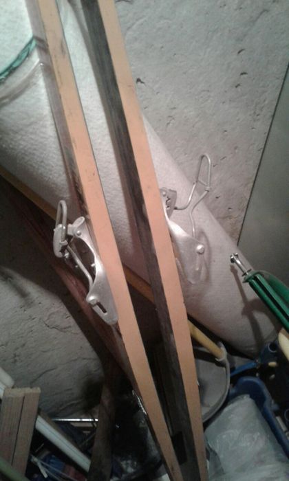 Лыжи деревянные .