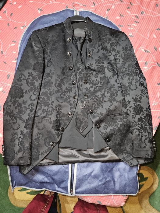 Costum de mire in stare impecabila