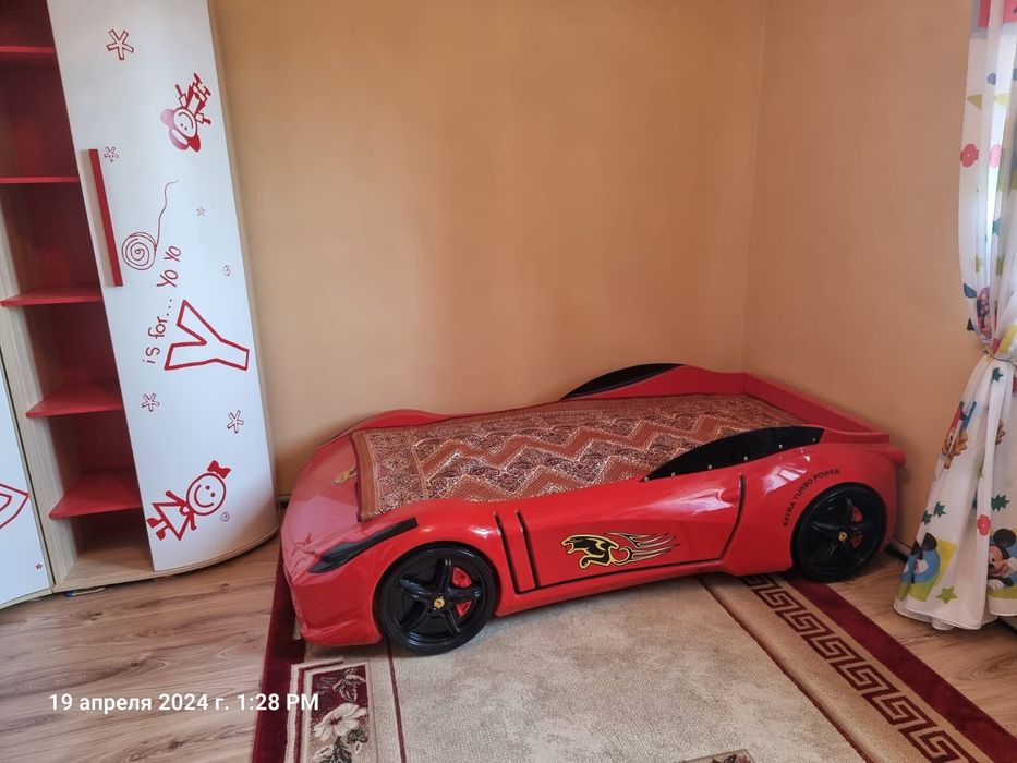 Детская кровать-машина