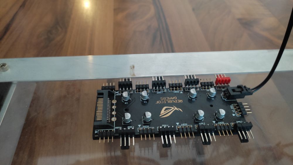 Алуминиево шаси за майнинг риг крипто или AI за 6 карти с райзери