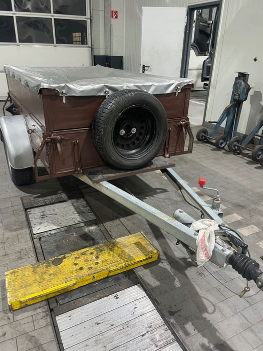 Remorcă 1200kg  cu sistem de frinare