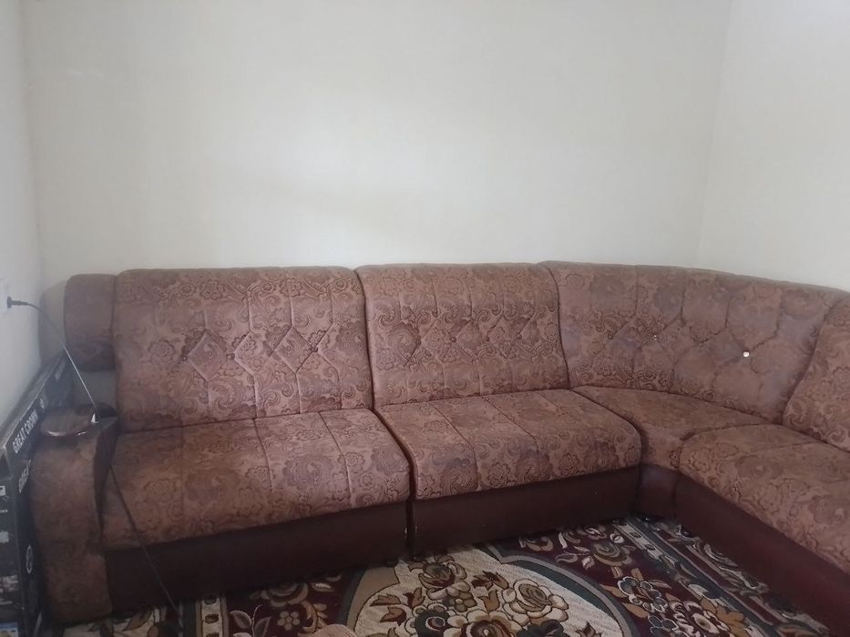 Tezda kireslo divan sotiladi