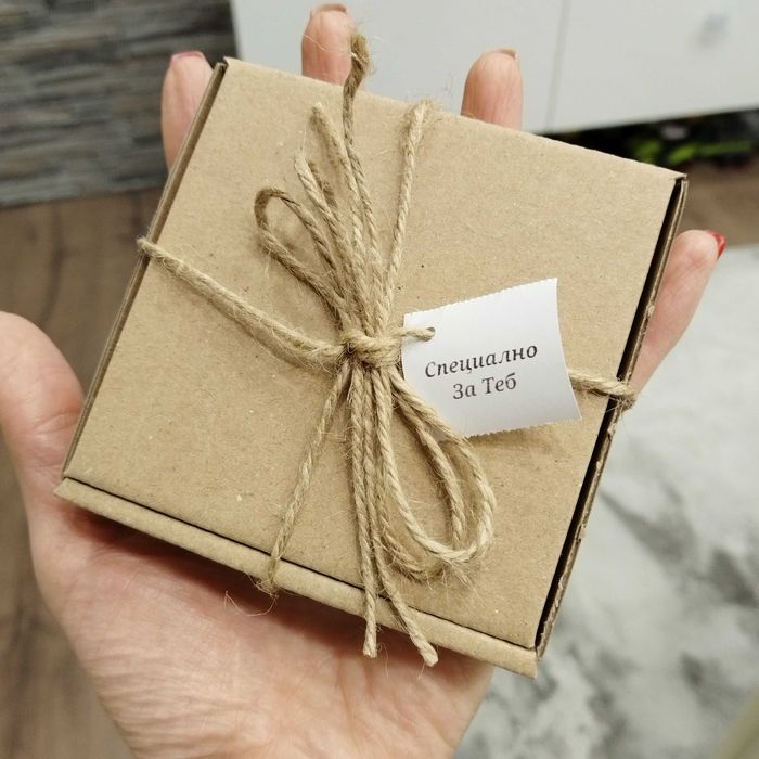 Коледна кутийка с гривна