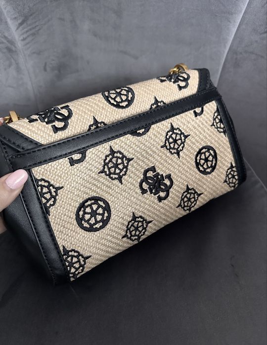 Чанта Furla Flow M  и guess katey от ратан и кожа