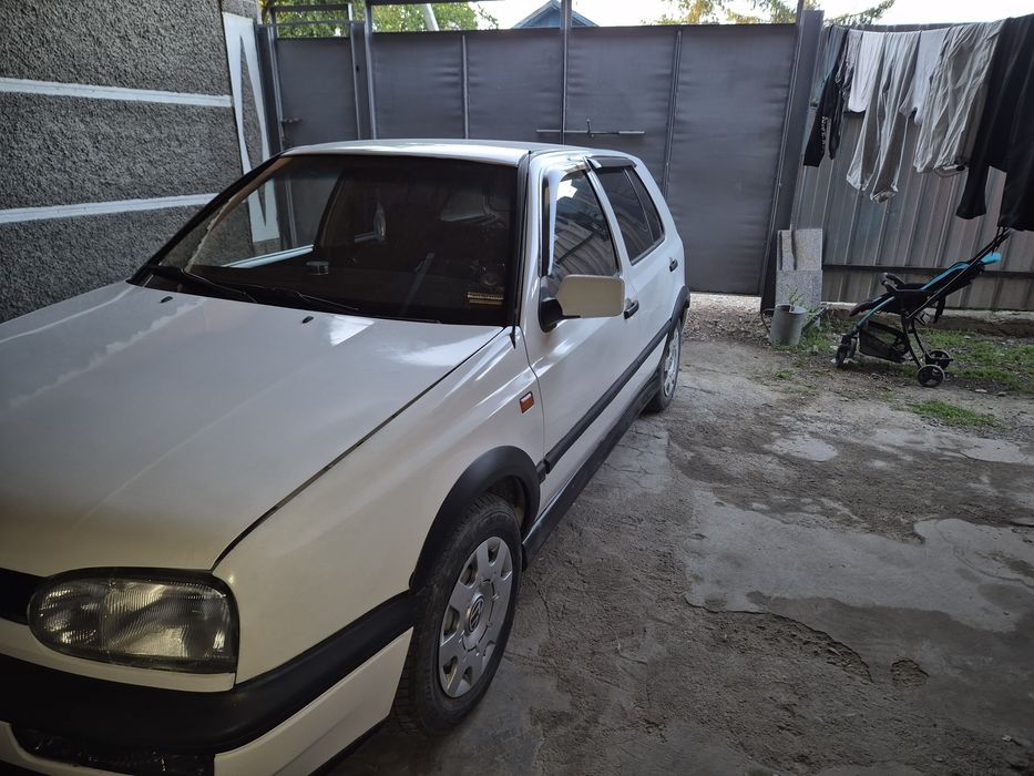 Гольф 3 1992 года 1,8 автомат