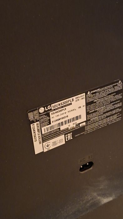 Продаю смарт телевизор