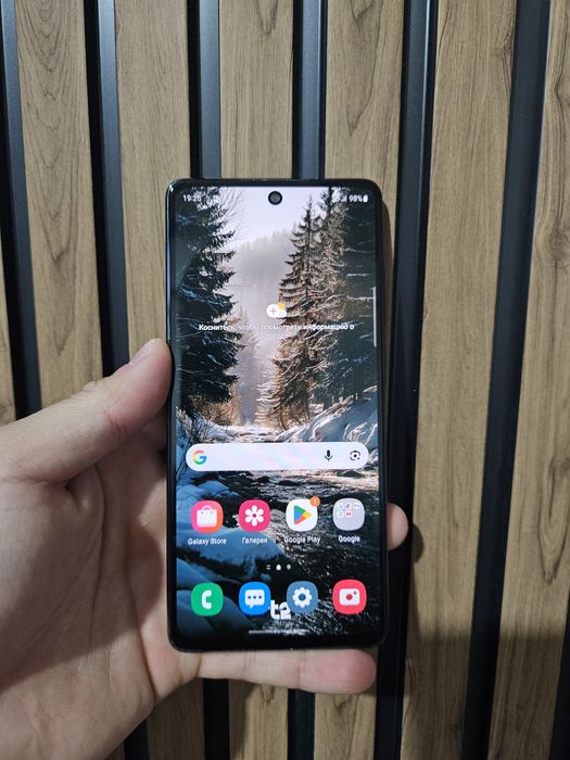 Продаю Samsung S20 FE