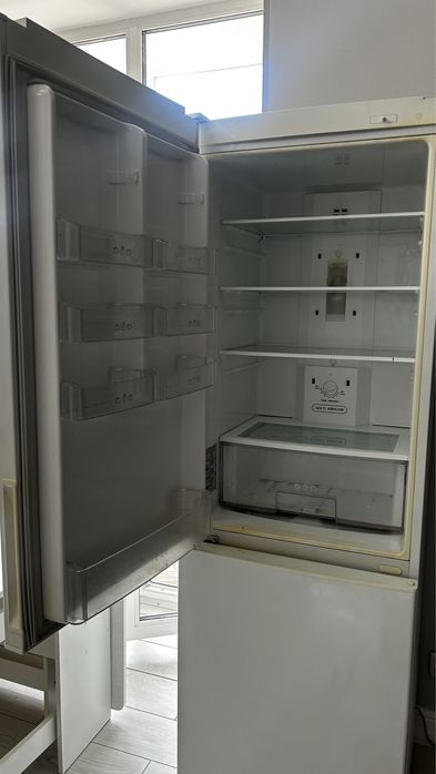 Холодильник LG