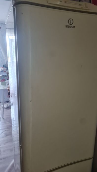 Холодильник INDESIT