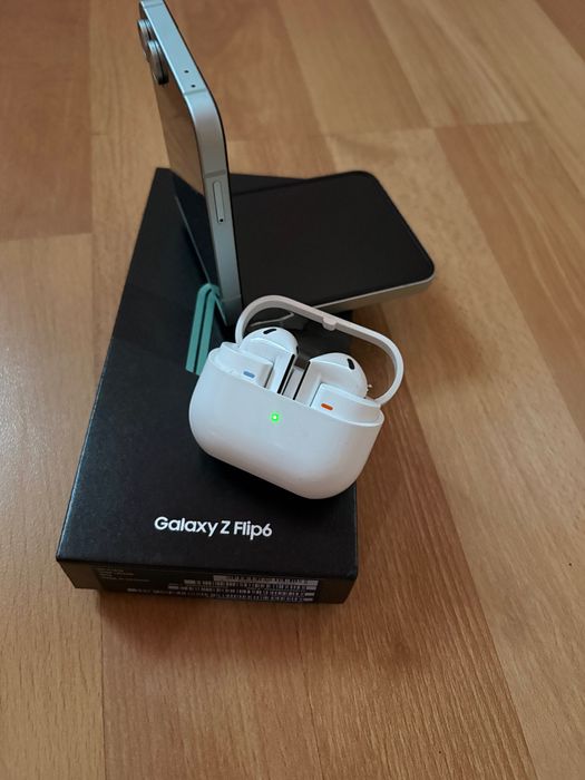 Samsung Z flip 6 + безжични слушалки Samsung