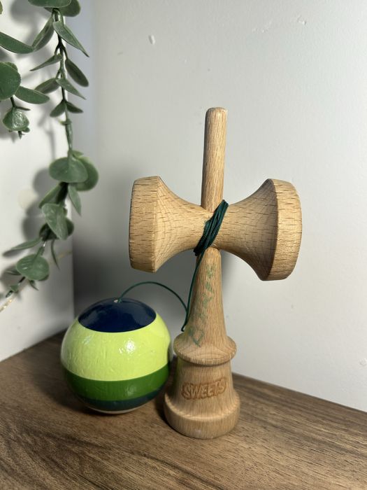 Kendama sweets green stripe