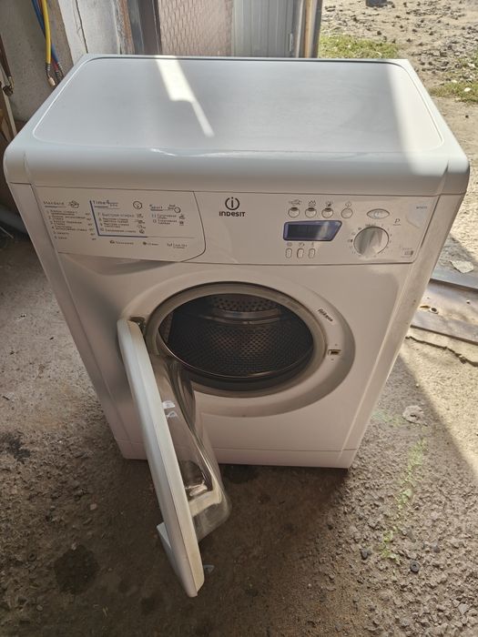 Продам стиральную машину