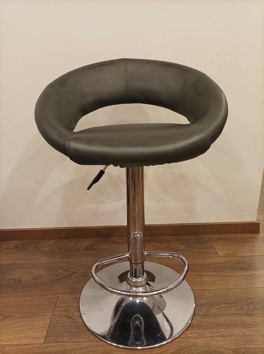 Модерен въртящ се БАР СТОЛ от еко кожа