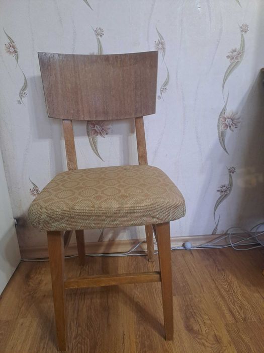 Трапезен  стол тапициран