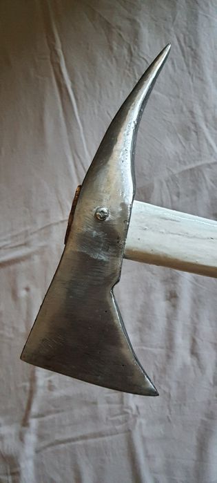 Piolet , Baltag otel