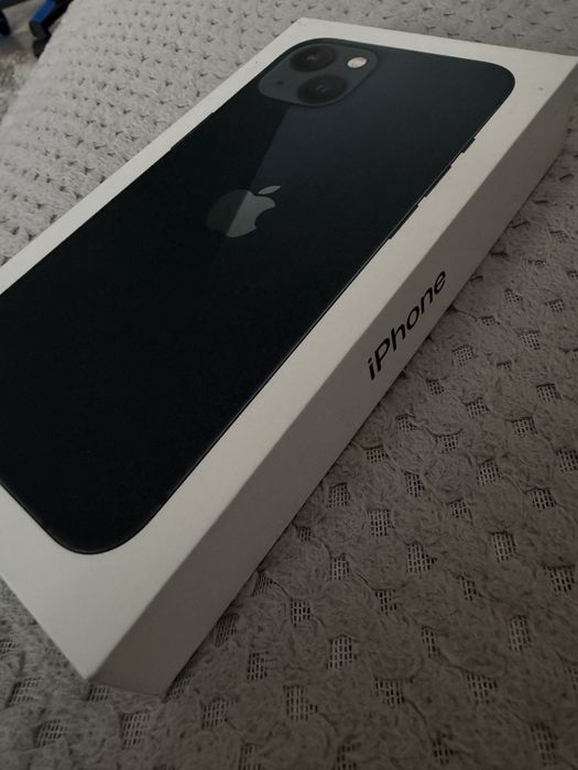 Apple Iphone 13 Midnight Blue купуван от Америка 128gb много добро състояние
