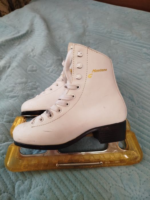 Коньки фигурные.