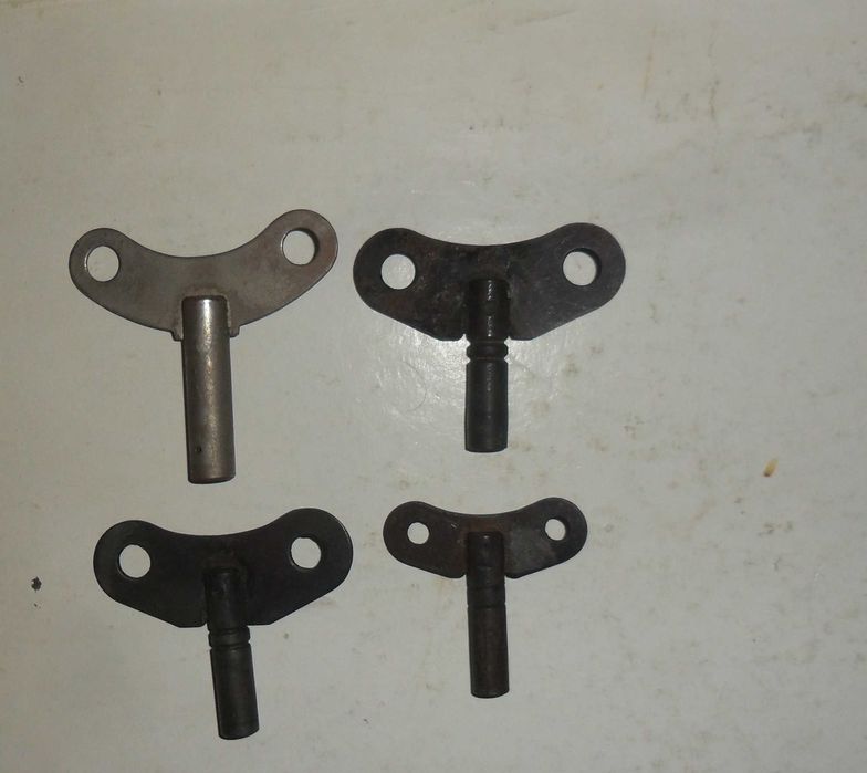 Ключи для завода часов