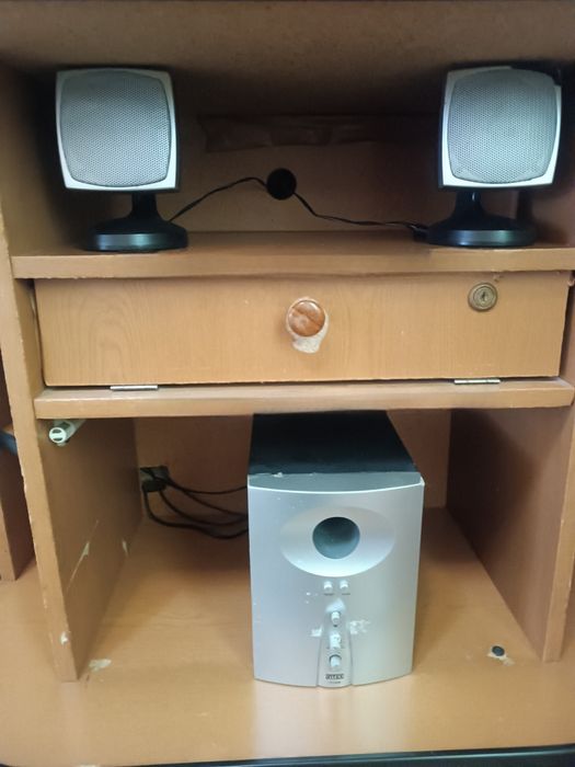 Продам буфер с колонками Intex